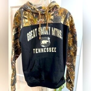 Great Smoky Mtns. Hoodie men’s size M